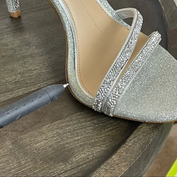 Gianni Bini Maycie “Silver” Ankle Wrap Sandal/Heel Size 7.5 Women - Picture 12 of 13